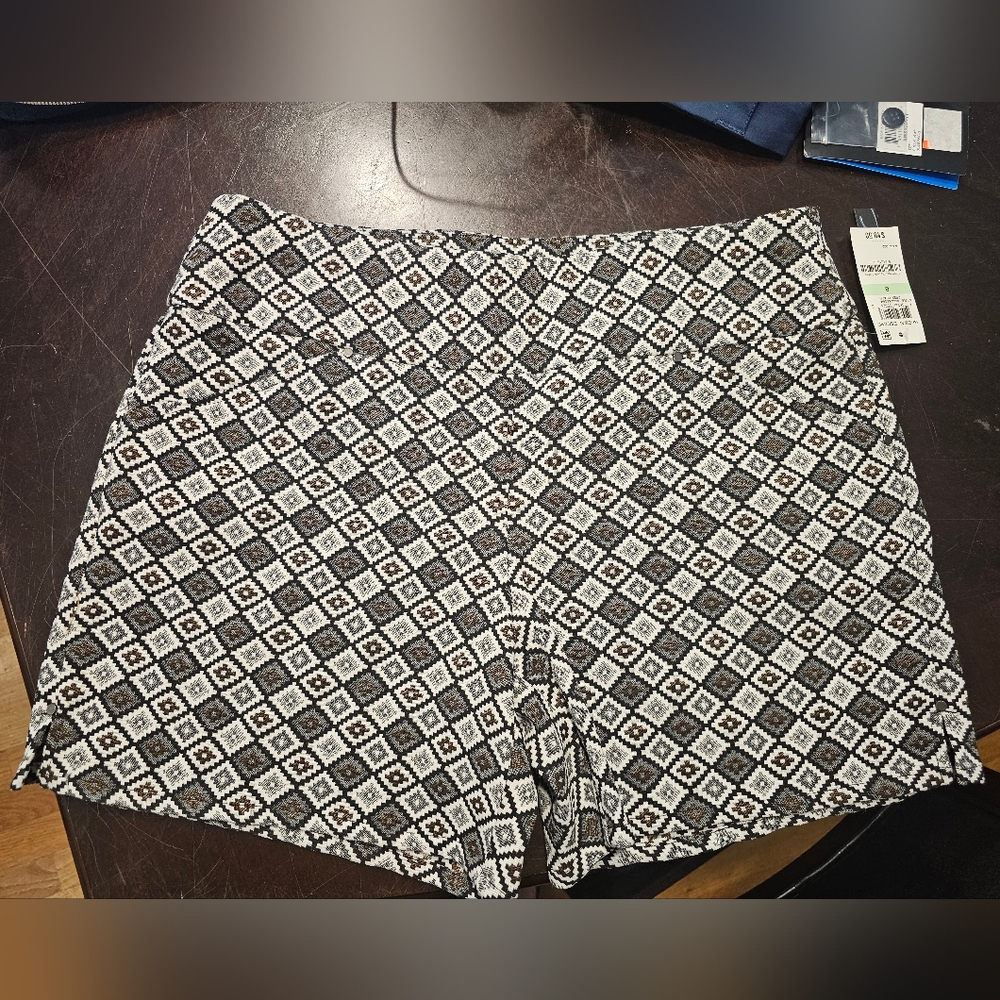 INC International Women's Black and White Patterned Shorts